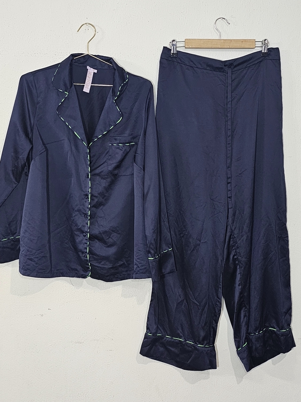 Savage X Fenty Satin Pajama Set Size 1X Sleepwear Green Striped